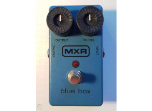 jim-dunlop-mxr-blue-box-guitar-bass_360_7bb0b84f4a0b5e8cc633f15cb6543657