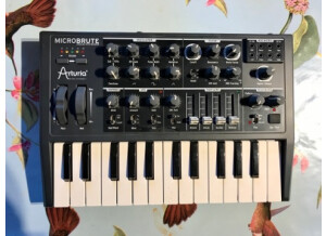 Arturia MicroBrute (99929)