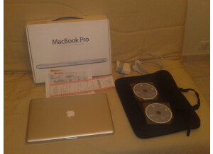 Apple Macbook pro 15", 2,4 GHz intel core 2 duo, 2Go ram (25127)