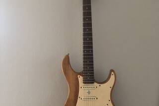 Yamaha EG303