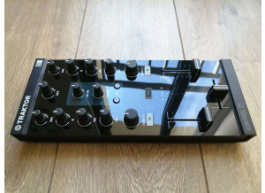 Native Instruments Traktor Kontrol Z1 (77975)