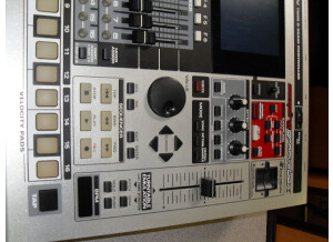 Roland MC-909 Sampling Groovebox (94710)