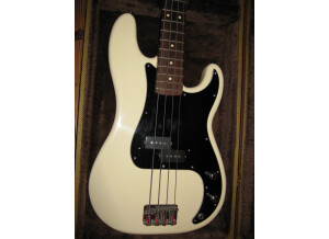 Fender American Series - Precision bass OW