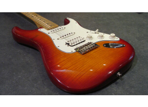 Fender Deluxe Stratocaster HSS Plus Top w/ iOS Connectivity (69048)