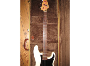 Fender American Series - Precision bass OW