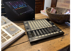 Native Instruments Maschine Studio (98959)