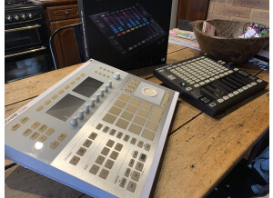 Native Instruments Maschine Studio (44301)