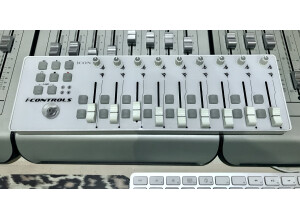iCon iControls (81003)