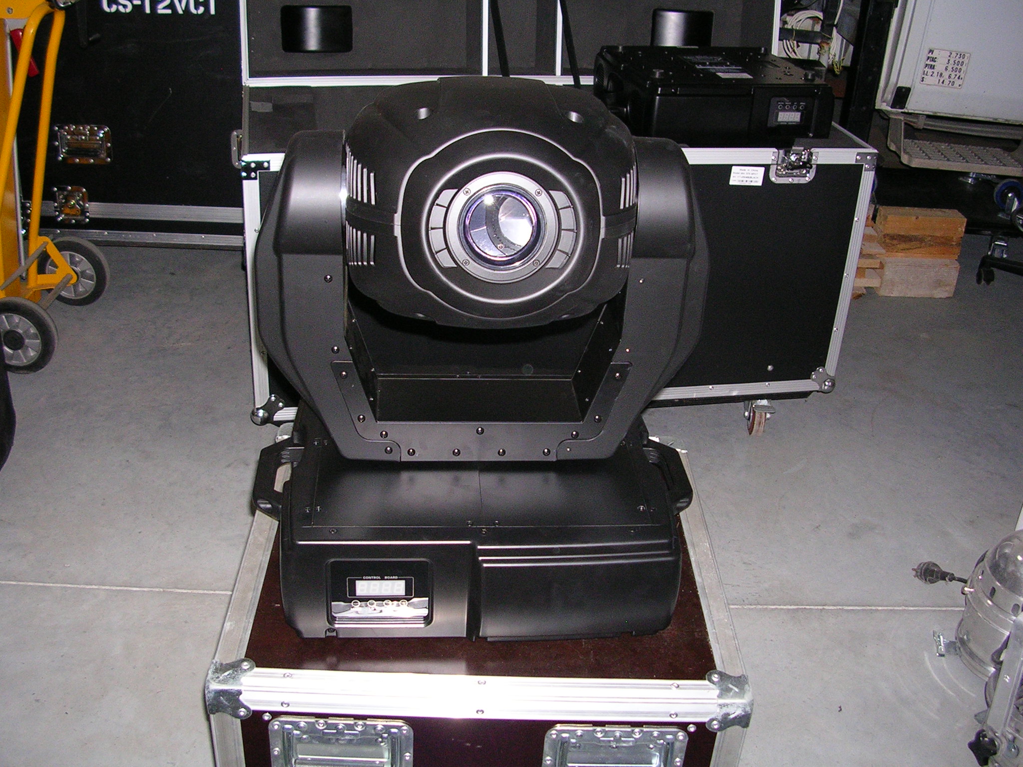 Vends Color Spot 575 Excelighting état neuf en flight de 2 