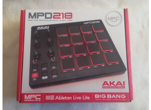 Akai Professional MPD218 (45009)