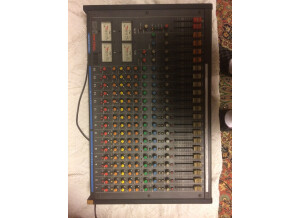 Tascam M-216 (78513)