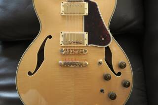 Ibanez AS200 (1979-2001)