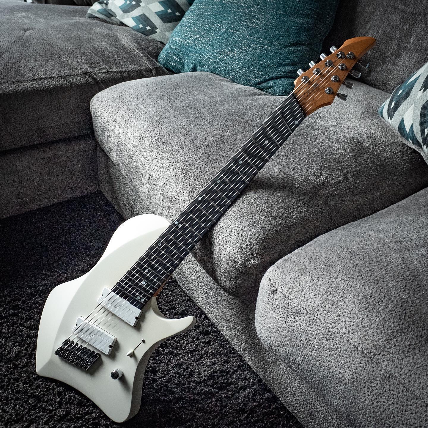 Larada-8-in-Olympic-White