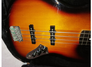 Squier VM JB Fretless_02