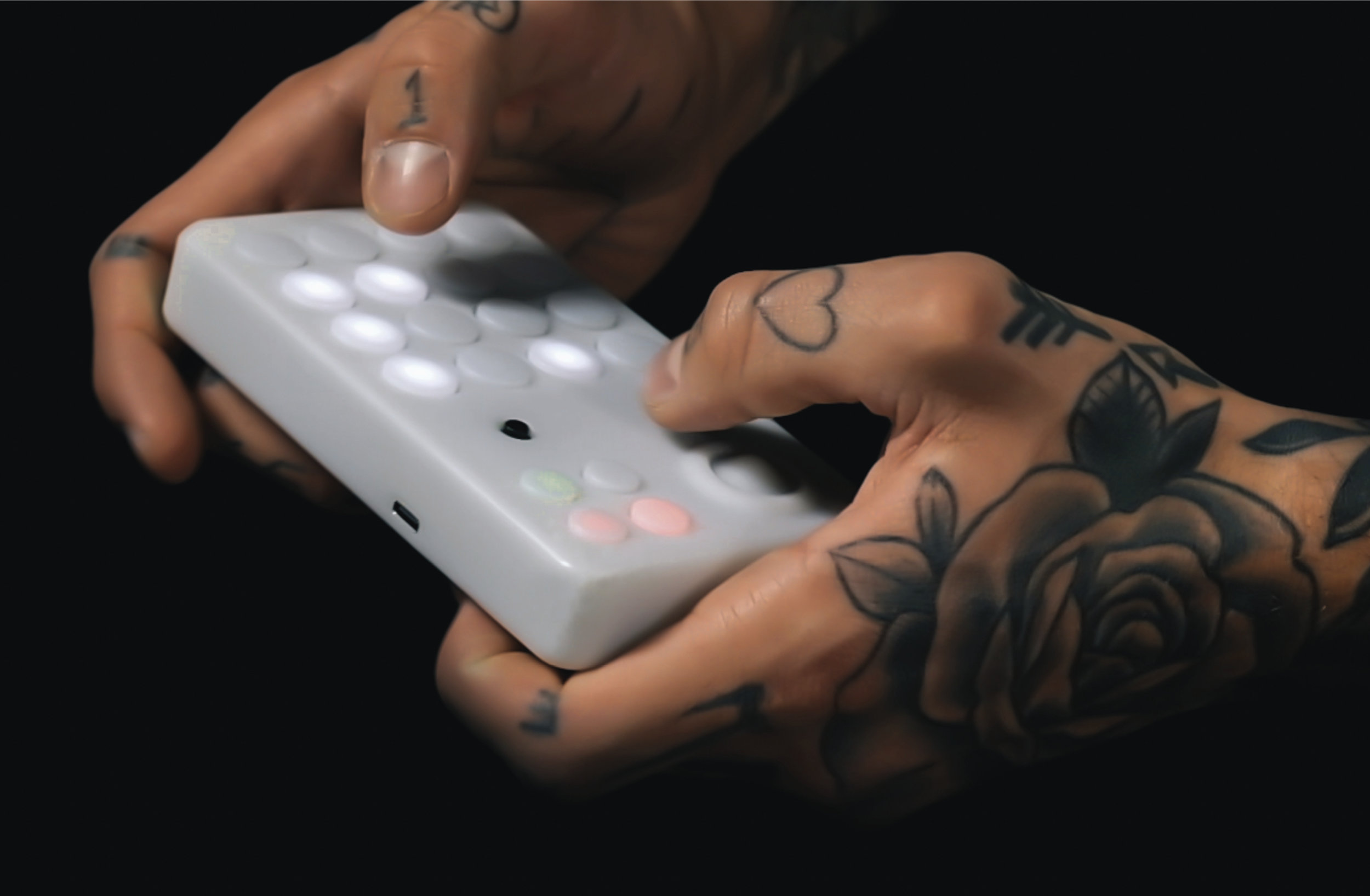 01_bk_offGrid_Til_Black