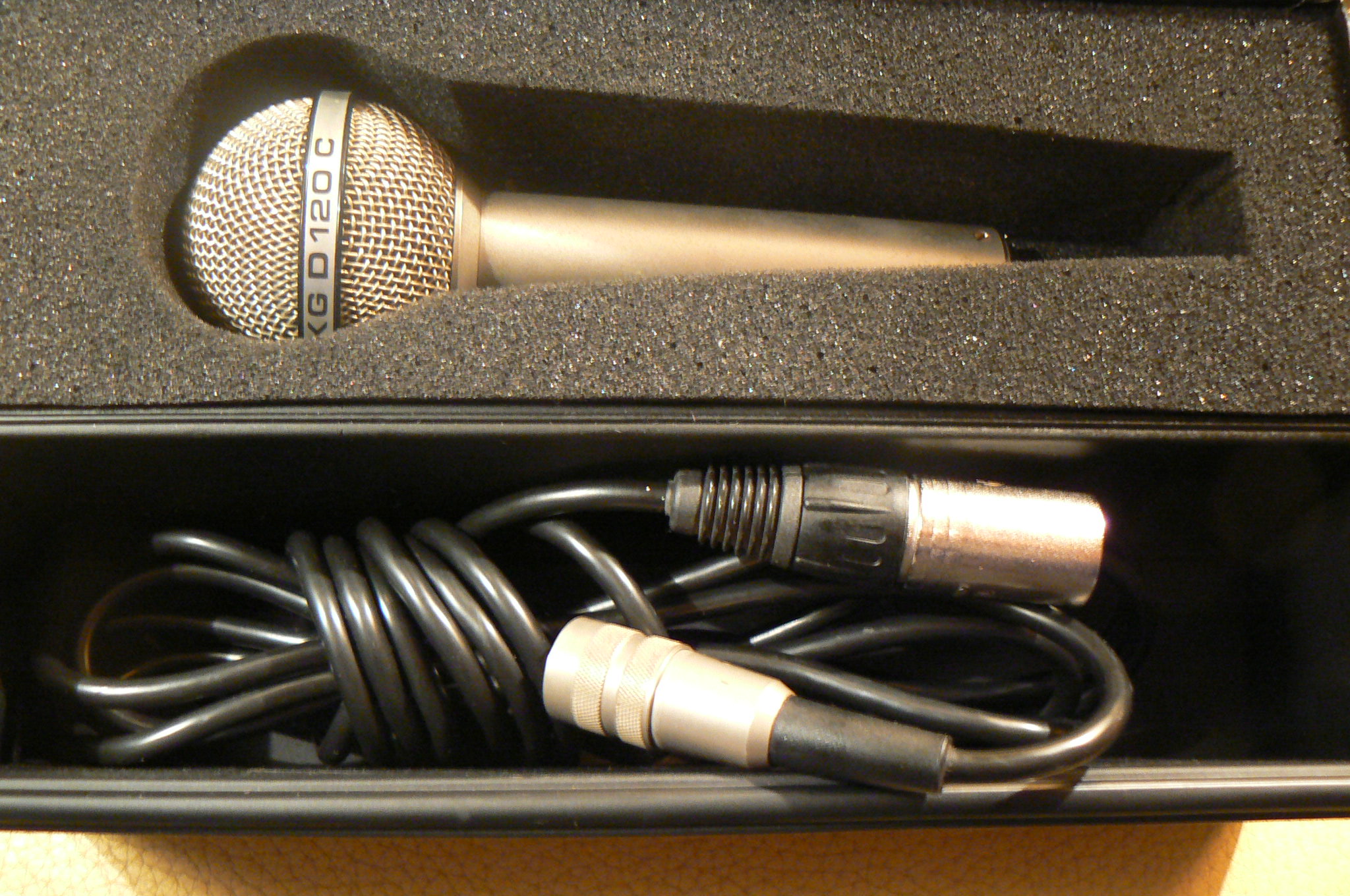 Microphone AKG D 120 C années 1970