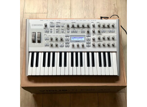 Access Music Virus TI2 Polar (855)