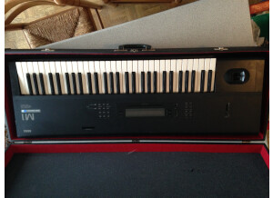 Korg M1 (2).JPG