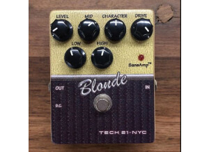 Tech 21 Blonde (11)