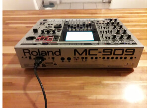 Roland MC-909 Sampling Groovebox (41383)