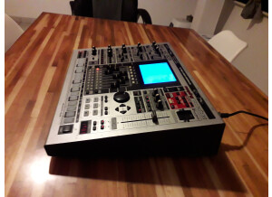 Roland MC-909 Sampling Groovebox (64253)