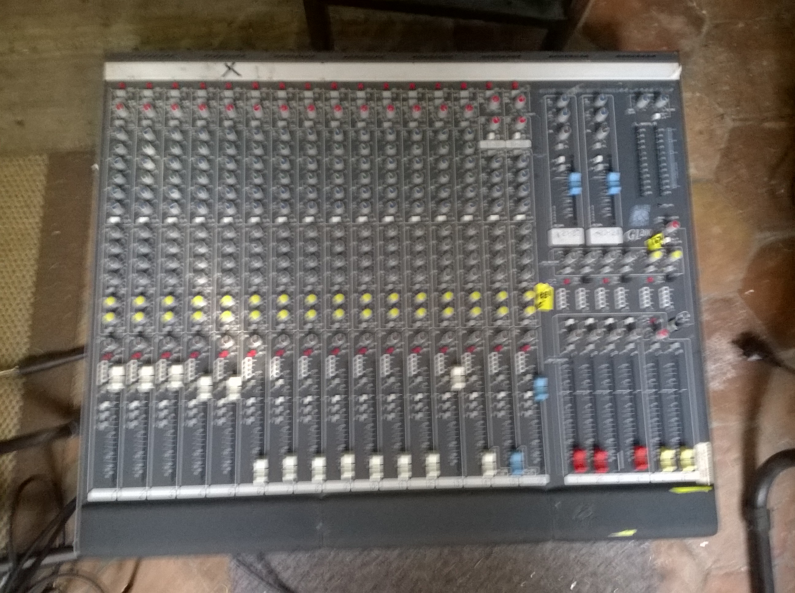 Console Allen & Heath GL2000