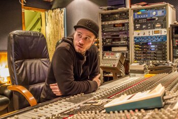 Studio180-7 Studio180-7