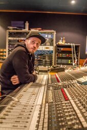 Studio180-10 Studio180-10