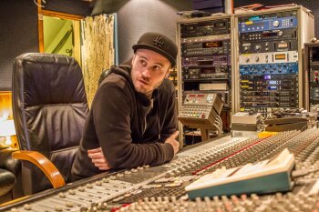 Studio180-8 Studio180-8