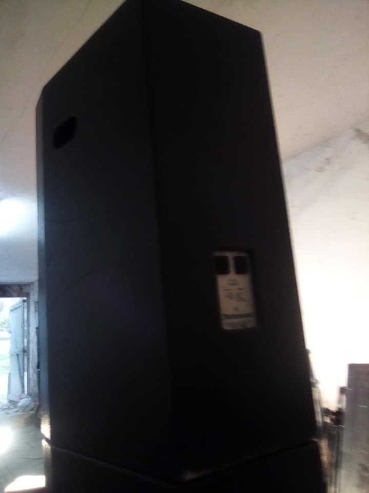 Turbosound TL 1561