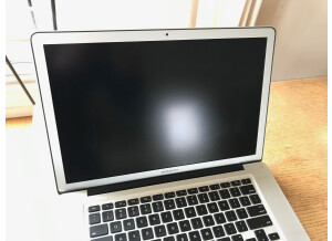 Apple MacBook Pro 15" Core i7 quadricœur à 2,0 GHz