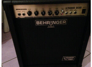 Behringer Ultrabass BX300 (4159)