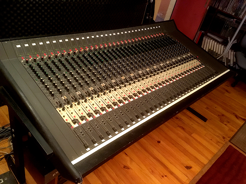 Vends table de Mix D&R serie 4000