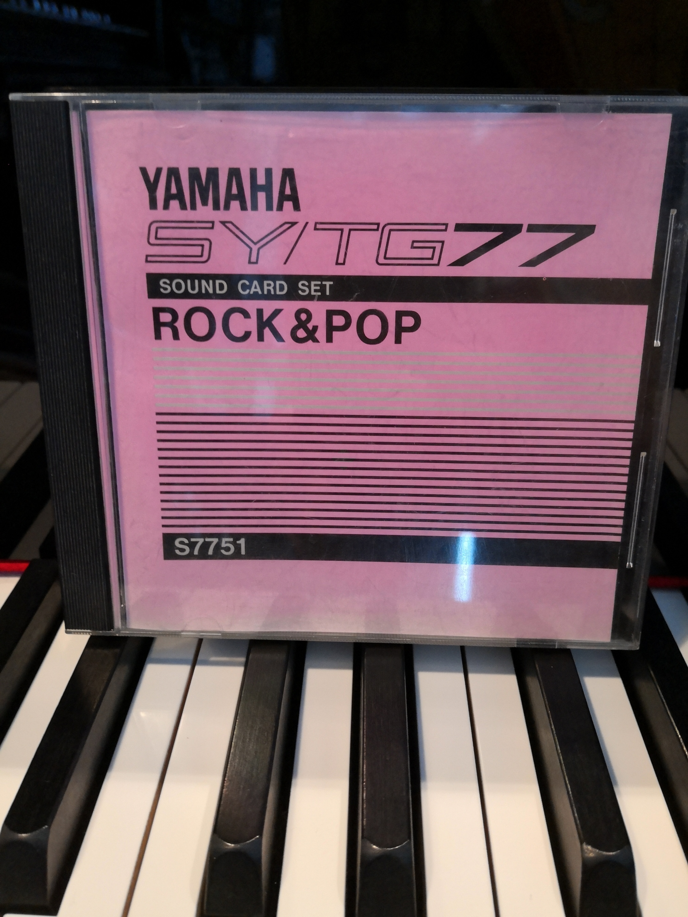 Pictures and images Yamaha SY/TG77 Voice Data Card - Audiofanzine