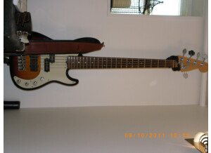 Fender [American Deluxe Series] Precision Bass V - 3-Color Sunburst Rosewood