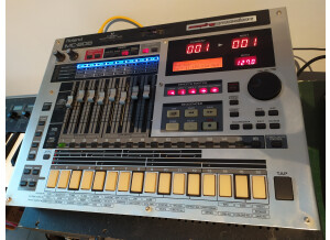 Roland MC-808 (40897)