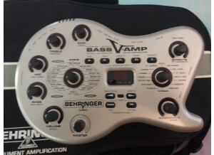 Behringer Bass V-amp