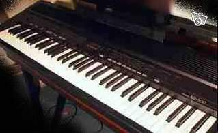 Roland KR500