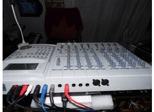 Behringer MINIFEX FEX800 (97937)