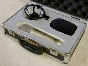 Behringer B-2