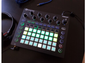 Novation Circuit (17489)