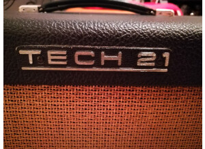 Tech 21 Trademark 60 1x12 (21373)