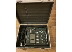 Studiomaster digiLiVE 16 Hybrid