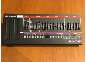 Roland JU-06 (41680)