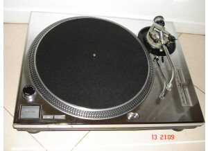 Technics SL-1200 MK2 (8228)