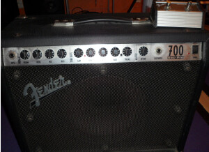 Fender Roc Pro 700 (75610)