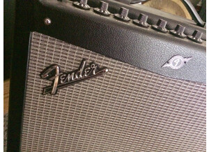ampli fender mustang