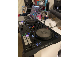 Native Instruments Traktor Kontrol S2 mk3 (23847)