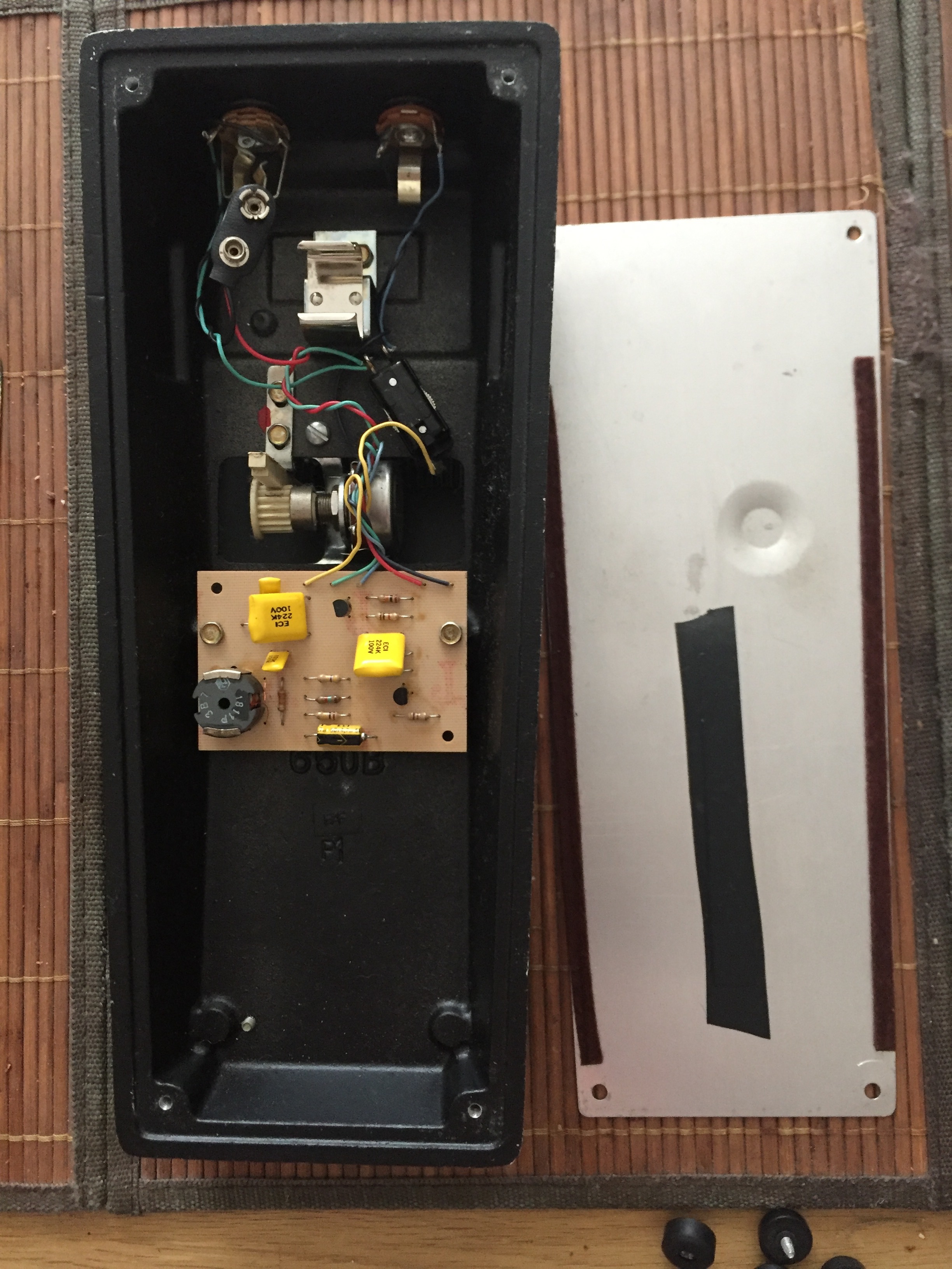 DeArmond Weeper Model 1802