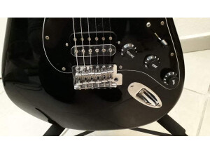 Fender Standard Stratocaster HH [2015-2018] (77669)